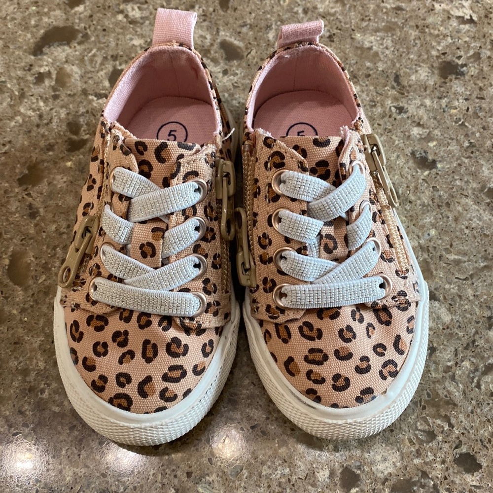 Cat and Jack Leopard Shoes size 5 toddler